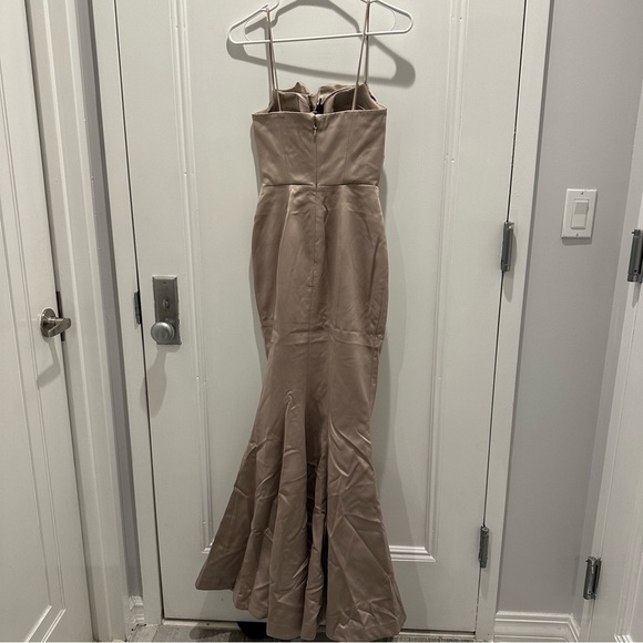 HOUSE OF CB 'Violette' Blush Satin Fishtail Gown - Picture 13 of 15